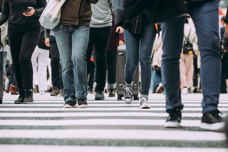 mass-of-people-crossing-the-street-in-tokyo-2026-01-09-00-00-11-utc