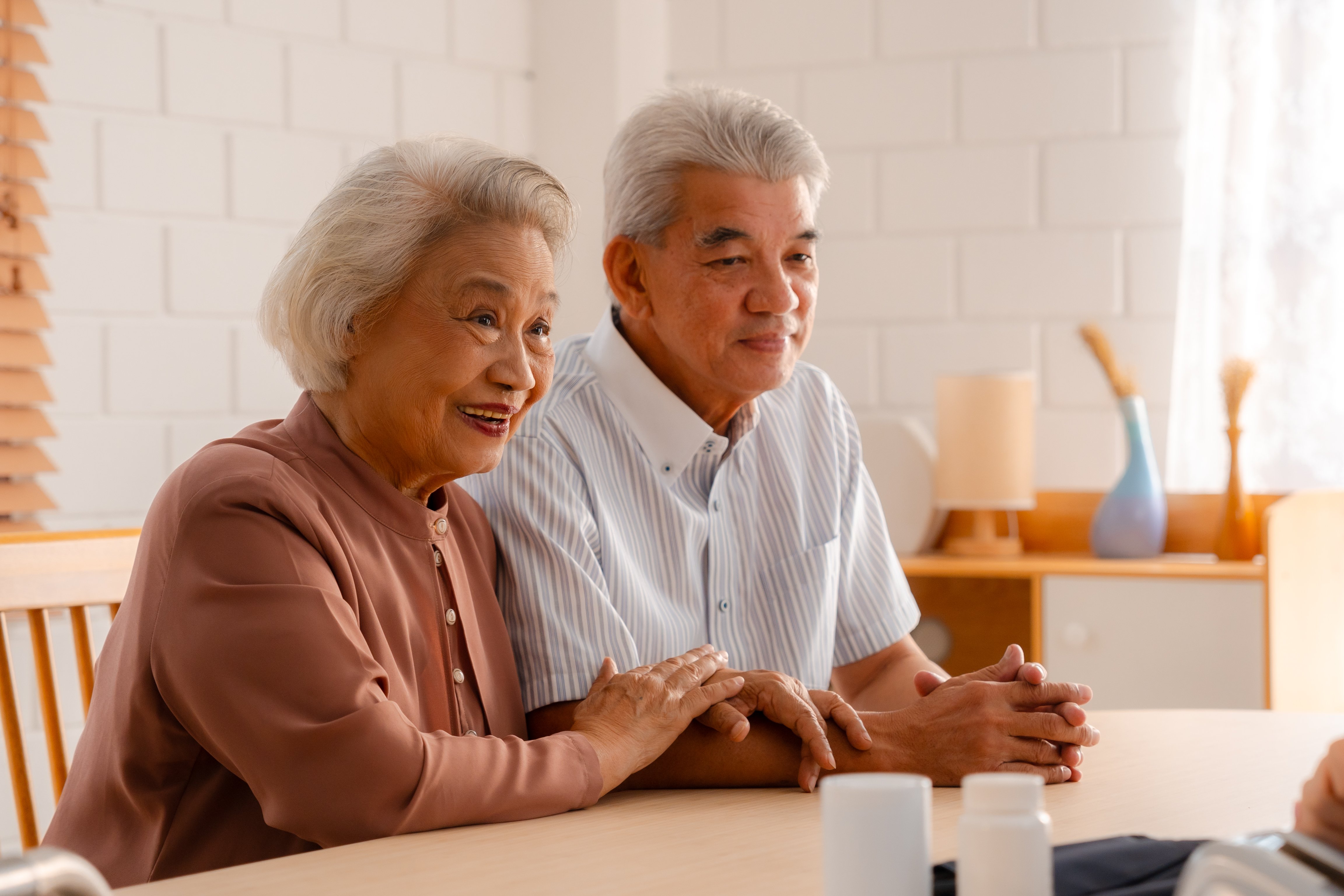 senior-woman-receives-medical-advice-and-treatment-2026-01-09-07-20-51-utc