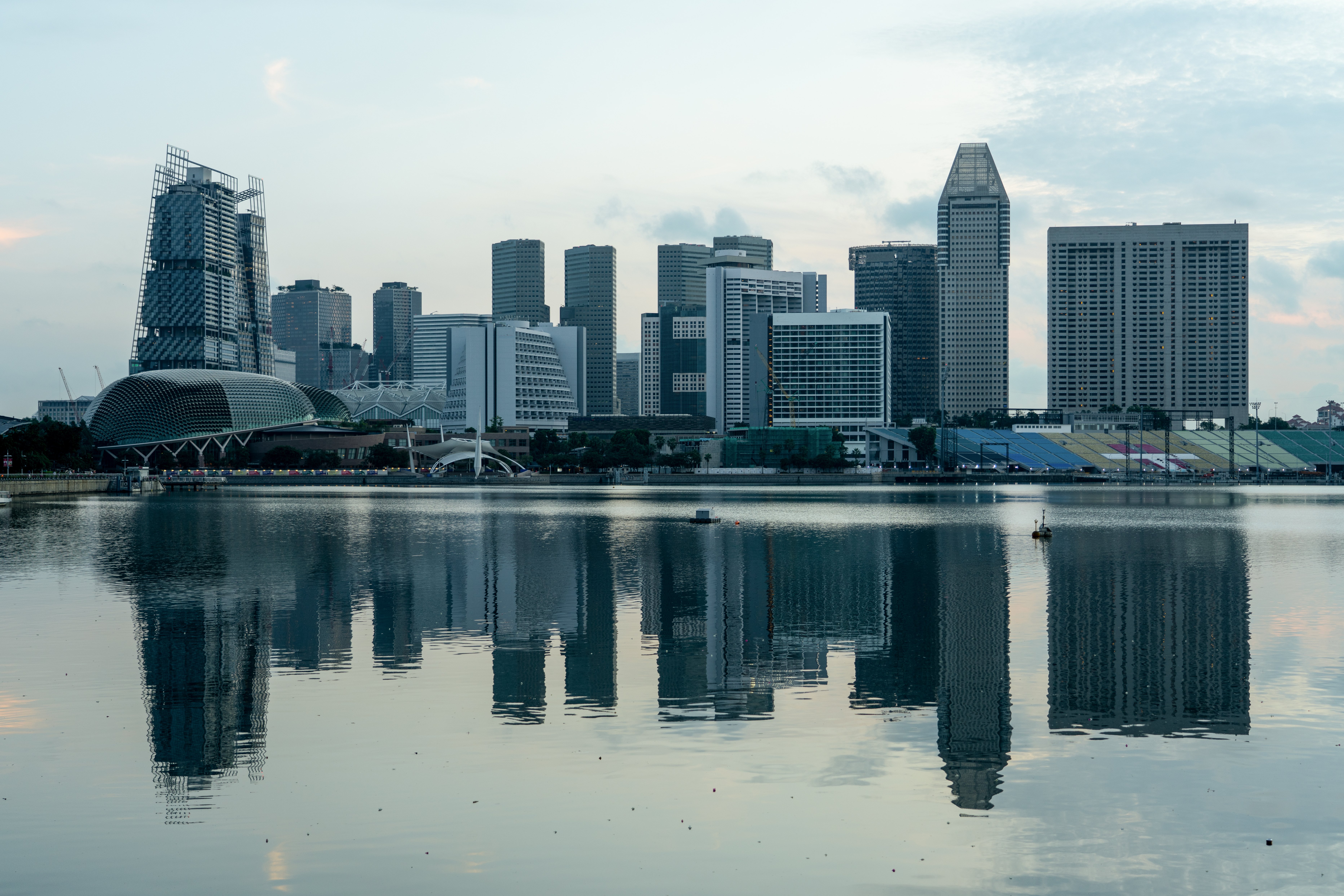 singapore-marina-bay-skyline-early-morning-2026-03-17-23-47-23-utc